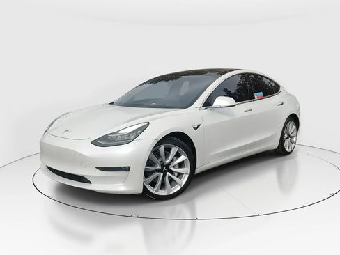 Used 2018 Tesla Model 3 Long Range image 1