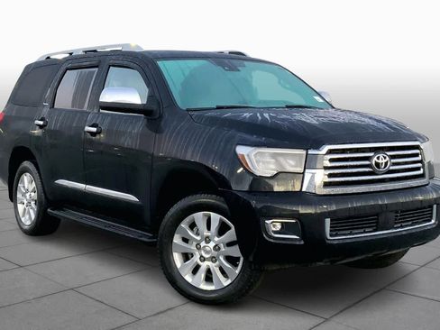 Used 2020 Toyota Sequoia Platinum AWD/4WD image 3