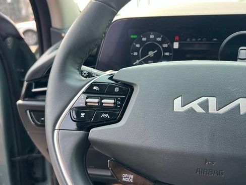 Certified 2023 Kia Niro Wind w/ Wind Preserve Package FWD image 20