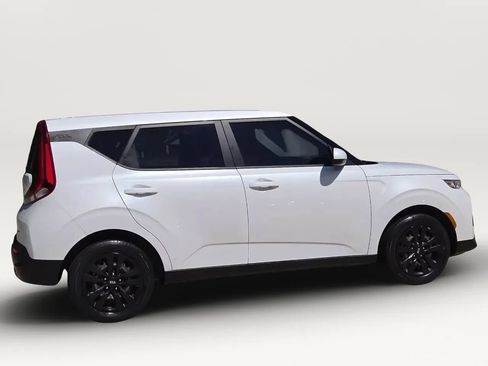 Used 2021 Kia Soul LX FWD image 7