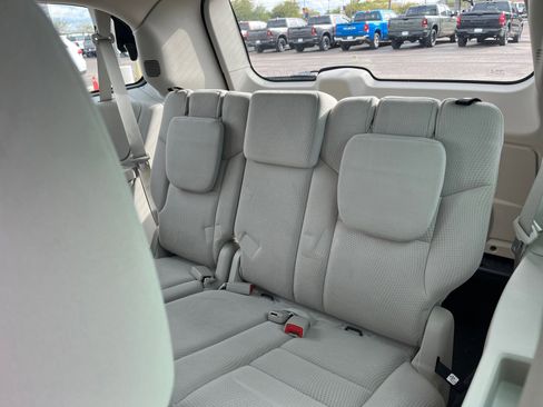 Used 2016 Dodge Grand Caravan American Value Package image 17