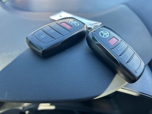 Used 2023 Toyota Corolla SE image 17