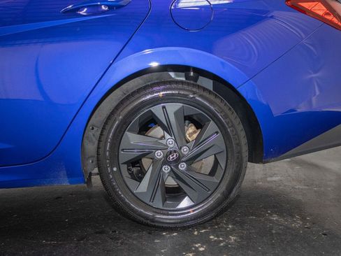 Used 2023 Hyundai Elantra SEL w/ Preferred Accessory Package image 8