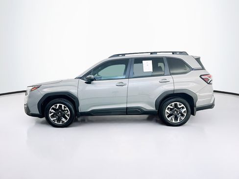 Used 2026 Subaru Forester Premium AWD/4WD image 4