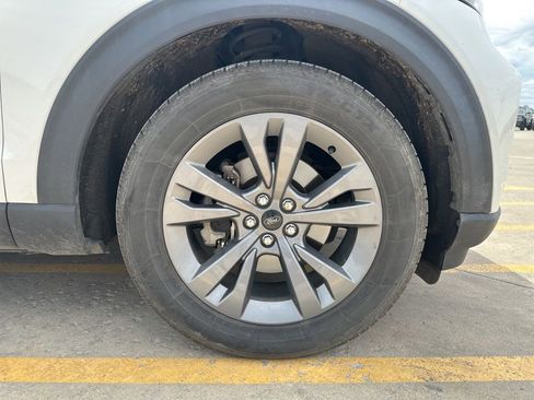Used 2021 Ford Explorer XLT w/ Equipment Group 202A RWD image 37