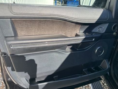 Used 2020 Ford Expedition Max Limited RWD image 13