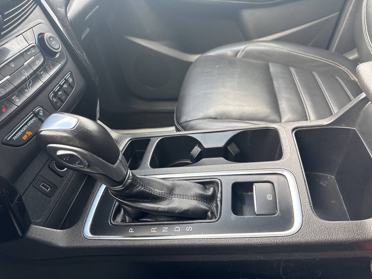 Used 2019 Ford Escape Titanium AWD/4WD image 35
