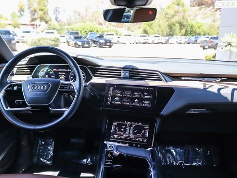 Certified 2024 Audi Q8 e-tron Premium Plus w/ Premium Plus Package AWD/4WD image 14
