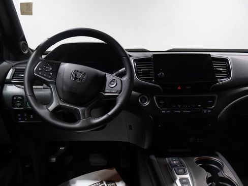 Used 2023 Honda Passport TrailSport image 16