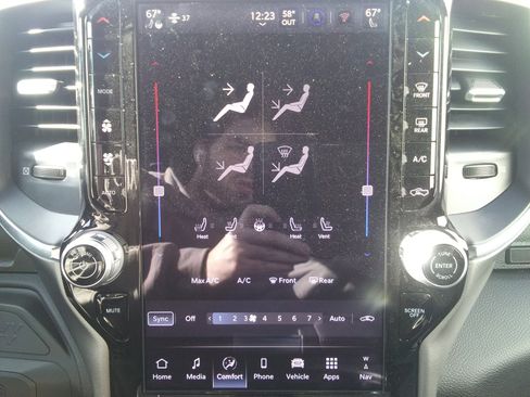 New 2026 RAM 2500 Laramie w/ Towing Technology Group image 21