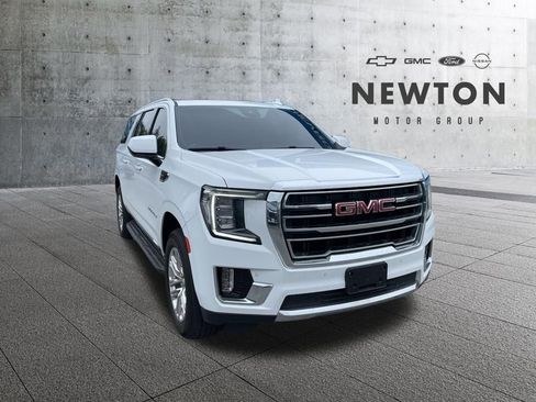 Used 2023 GMC Yukon XL SLT AWD/4WD image 1