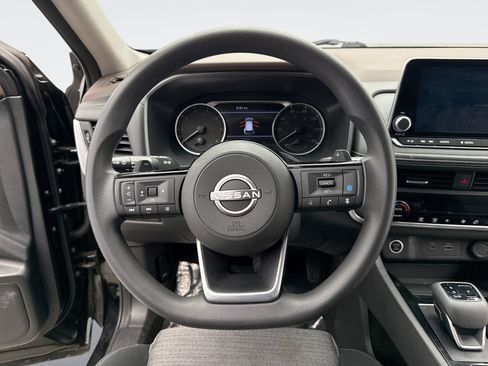 Used 2023 Nissan Rogue SV AWD/4WD image 12