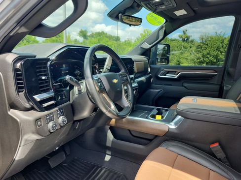 Used 2024 Chevrolet Silverado 2500 High Country w/ High Country Premium Package AWD/4WD image 18