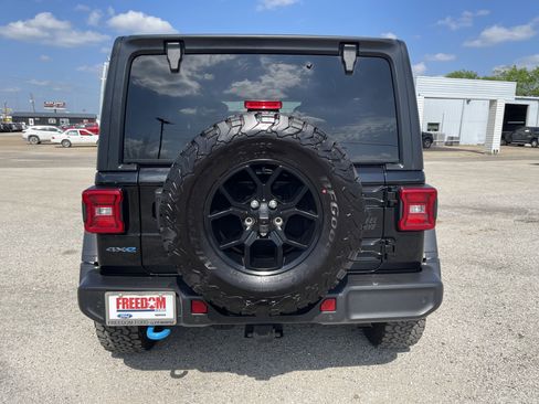 Used 2024 Jeep Wrangler Willys image 5