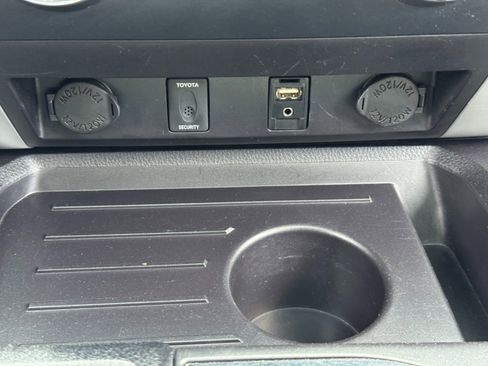 Used 2016 Toyota Tundra Limited w/ Limited Premium Package image 27