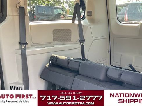 Used 2017 Dodge Grand Caravan SE FWD image 9