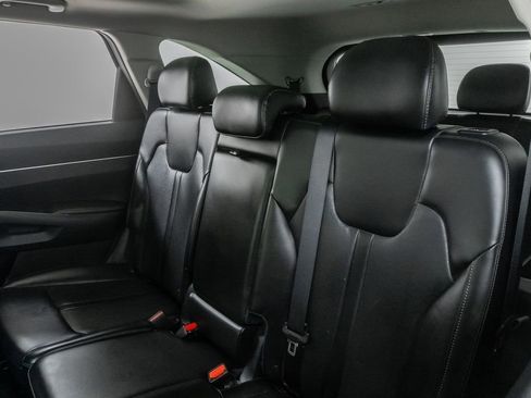 Certified 2022 Kia Sorento S w/ Panoramic Sunroof Package AWD/4WD image 29