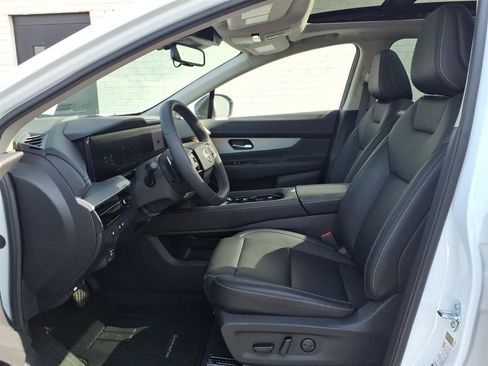 Used 2025 Nissan Murano SL image 12