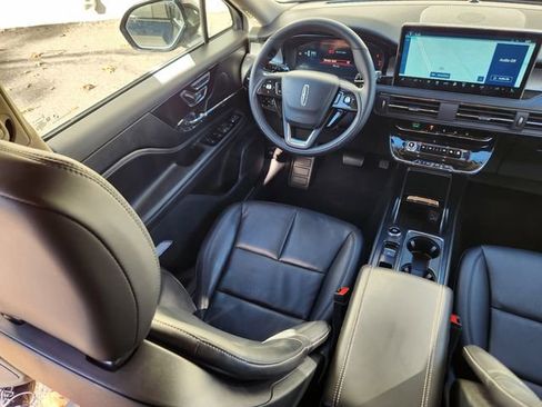 New 2025 Lincoln Corsair AWD w/ Equipment Group 101A image 10