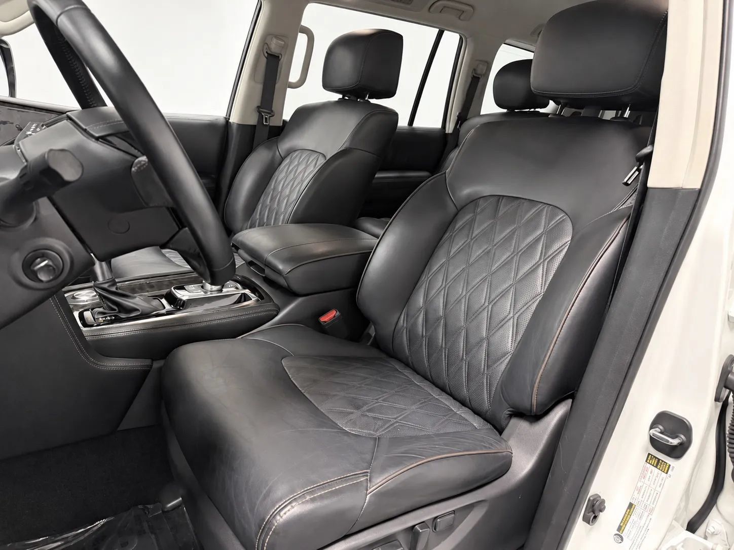 Used 2022 Nissan Armada Platinum w/ Captain's Chairs Package RWD image 12