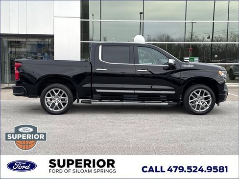 Used 2023 Chevrolet Silverado 1500 High Country w/ High Country Premium Package image 2