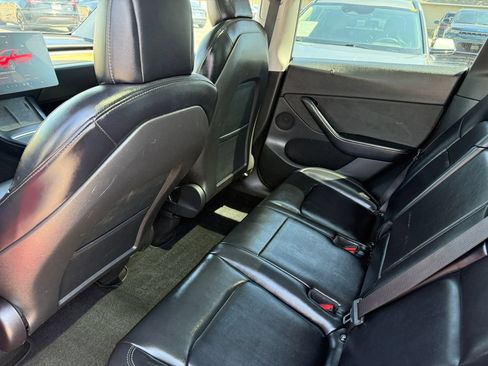 Used 2022 Tesla Model Y Long Range AWD/4WD image 25