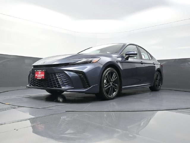 Used 2026 Toyota Camry XSE FWD image 32