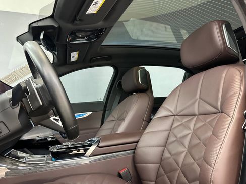 Certified 2023 BMW 740i w/ Parking Assistance Package image 22