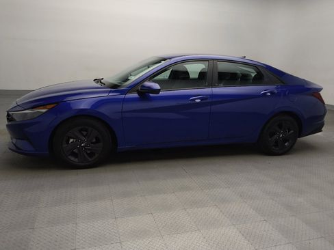 Used 2021 Hyundai Elantra SEL FWD image 2