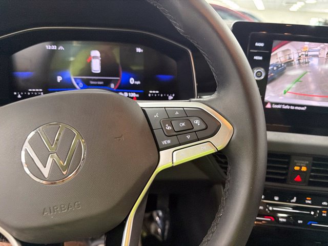Used 2025 Volkswagen Jetta SE FWD image 25