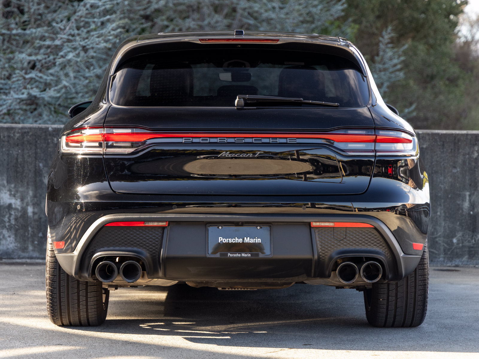 Certified 2025 Porsche Macan Turbo AWD/4WD image 10
