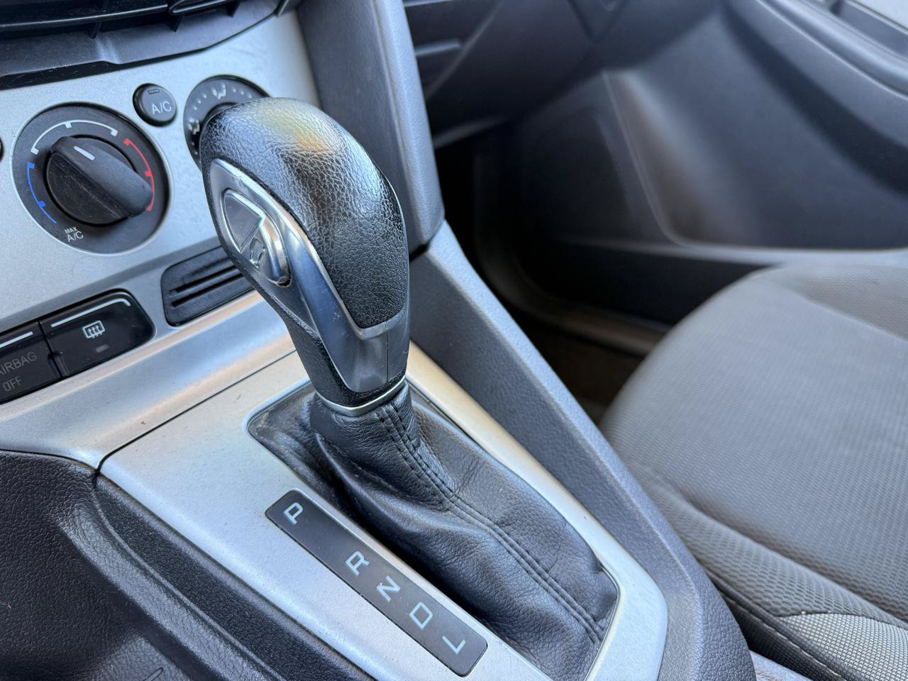 Used 2012 Ford Focus SE FWD image 13