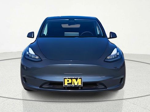Used 2020 Tesla Model Y Long Range image 2