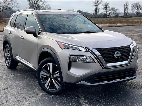 Used 2023 Nissan Rogue SL image 1