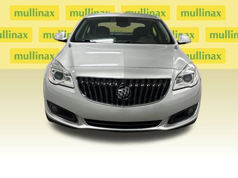 Used 2015 Buick Regal image 6