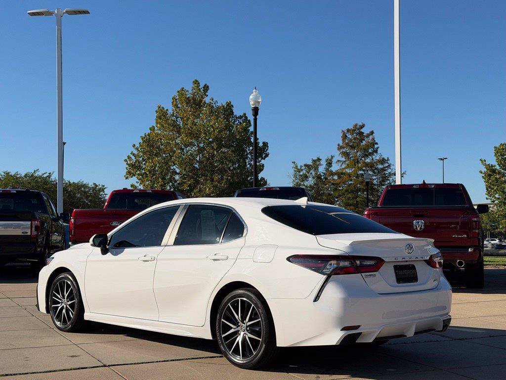 Used 2024 Toyota Camry SE FWD image 8