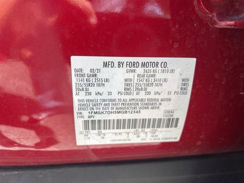 Used 2021 Ford Explorer XLT w/ Equipment Group 202A RWD image 14