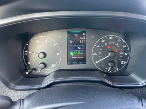 Used 2025 Toyota Corolla LE FWD image 9