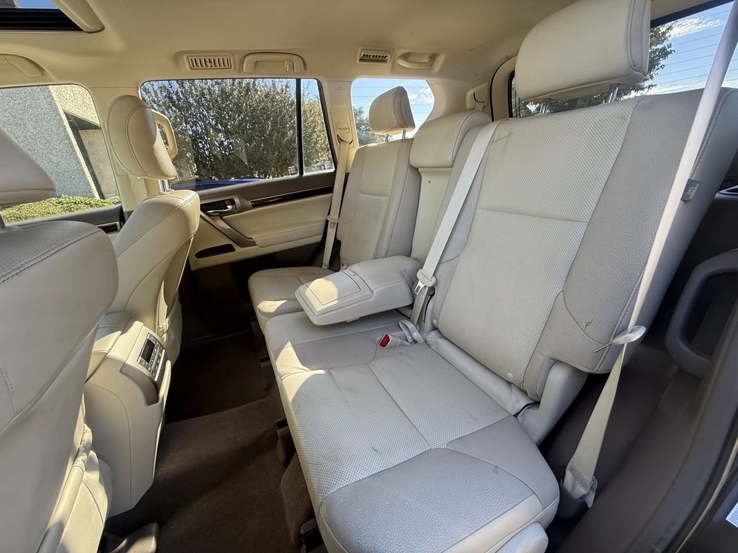 Used 2014 Lexus GX 460 w/ Premium Package AWD/4WD image 17