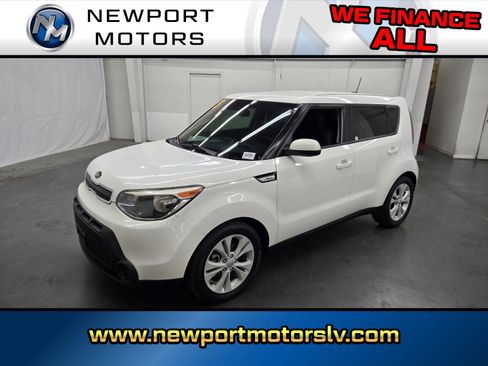 Used 2015 Kia Soul + FWD image 1