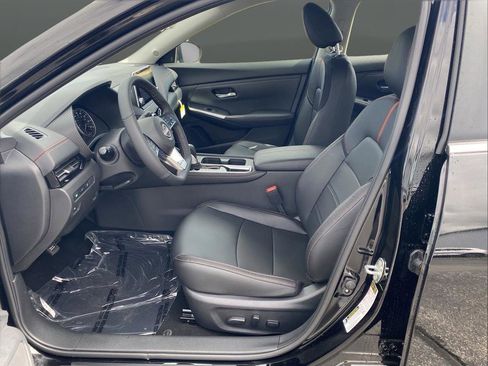 New 2025 Nissan Sentra SR w/ SR Premium Package image 4