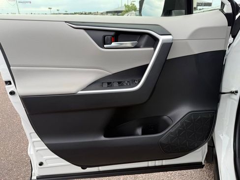 Used 2025 Toyota RAV4 XLE w/ Convenience Package image 12