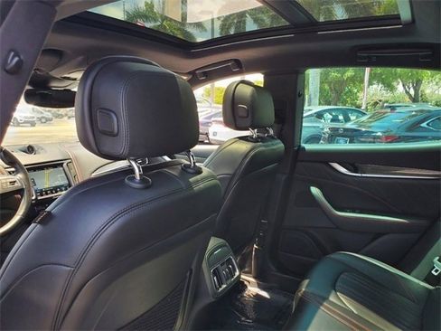Used 2019 Maserati Levante image 20