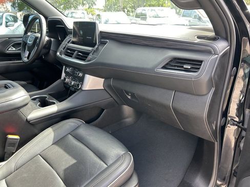 Used 2023 GMC Yukon SLT image 44