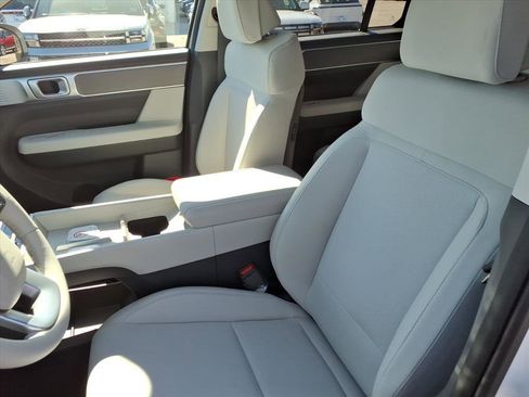 New 2026 Hyundai Santa Fe SE image 9