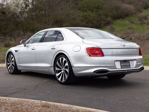 New 2026 Bentley Flying Spur image 9