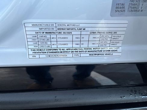 Used 2025 Chevrolet Traverse RS image 32