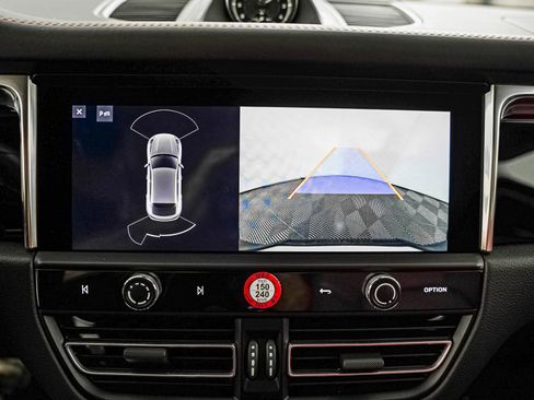Certified 2026 Porsche Macan S AWD/4WD image 24