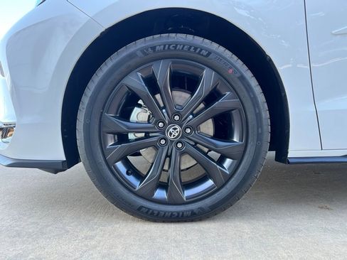 New 2026 Toyota Sienna XSE image 25