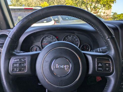 Used 2017 Jeep Wrangler Sahara w/ Connectivity Group image 24